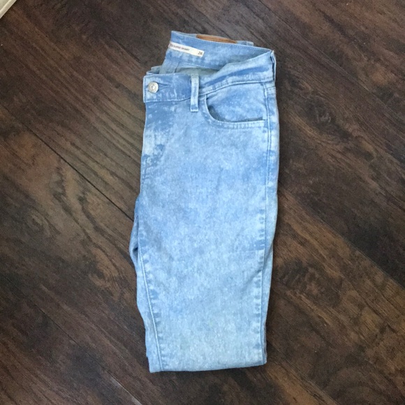 Levis Jeans - Picture 2 of 2